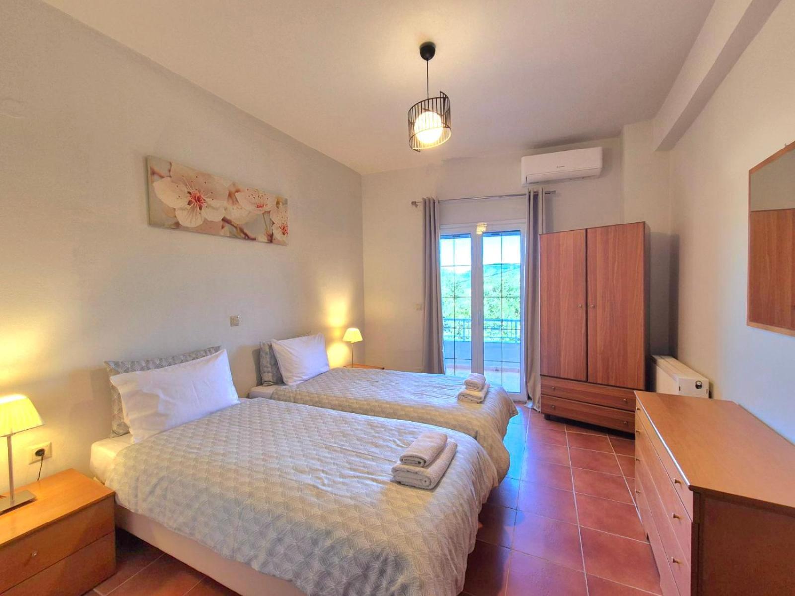 J&B Countryside Life Apartment Agios Matthaios  Ngoại thất bức ảnh