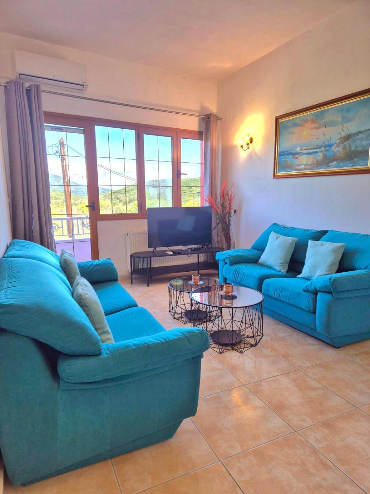 J&B Countryside Life Apartment Agios Matthaios  Ngoại thất bức ảnh