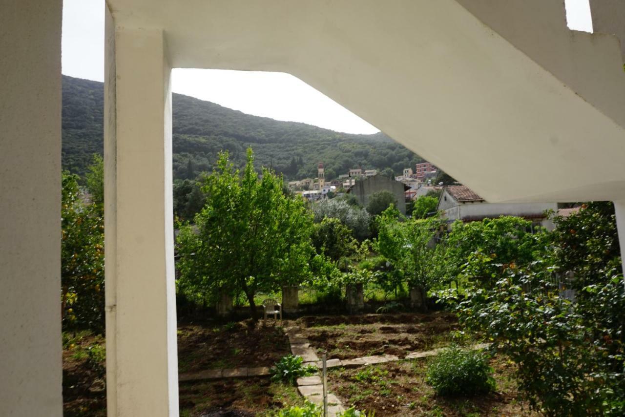 J&B Countryside Life Apartment Agios Matthaios  Ngoại thất bức ảnh